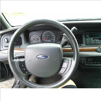 2005 Ford Crown Victoria (Hartford, CT 06114)