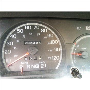 2005 Ford Crown Victoria (Hartford, CT 06114)