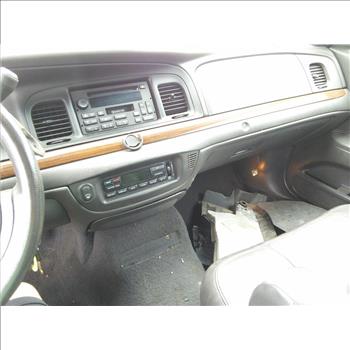 2005 Ford Crown Victoria (Hartford, CT 06114)