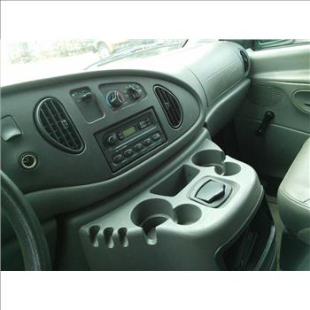 2005 Ford Econoline (Hartford, CT 06114)