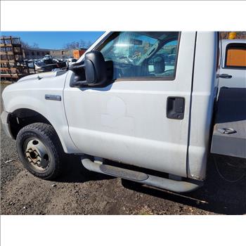 2005 Ford F373 (Hartford, CT 06114)