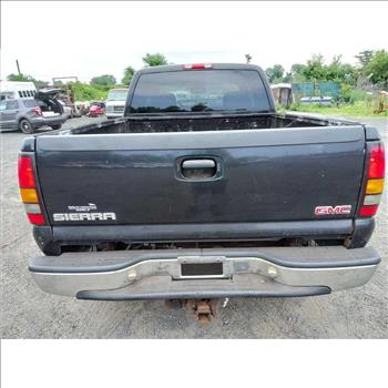 2005 GMC Sierra C2500 HD (Hartford, CT 06114)