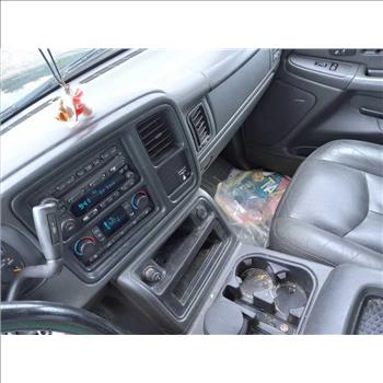 2005 GMC Sierra C2500 HD (Hartford, CT 06114)