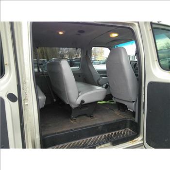 2006 Ford E-250 Passenger Van (Hartford, CT 06114)