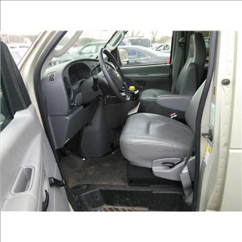 2006 Ford E-250 Passenger Van (Hartford, CT 06114)
