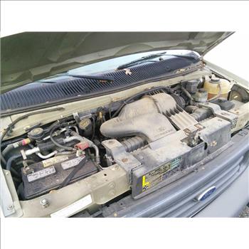 2006 Ford E-350 12-Passenger Van (Hartford, CT 06114)