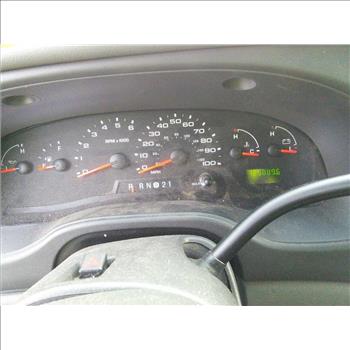 2006 Ford E-350 12-Passenger Van (Hartford, CT 06114)