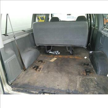 2006 Ford E-350 12-Passenger Van (Hartford, CT 06114)