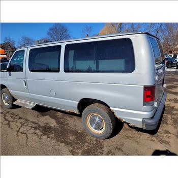 2006 Ford E350 (Hartford, CT 06114)