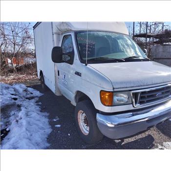 2006 Ford E-350 (Hartford, CT 06114)