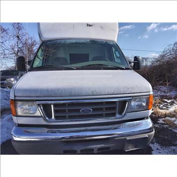 2006 Ford E-350 (Hartford, CT 06114)