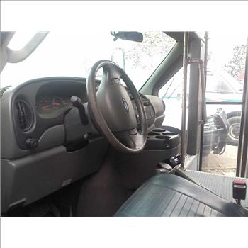 2006 Ford Econoline E350 Super Duty  (Brooklyn, NY 11211)