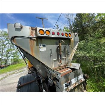 2006 International Dump Truck (New Windsor, NY 12553)