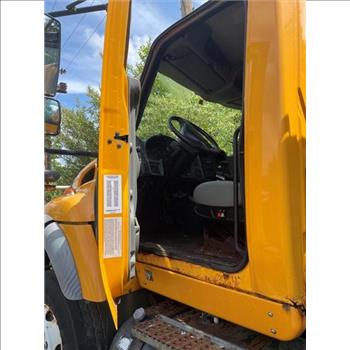 2006 International Dump Truck (New Windsor, NY 12553)