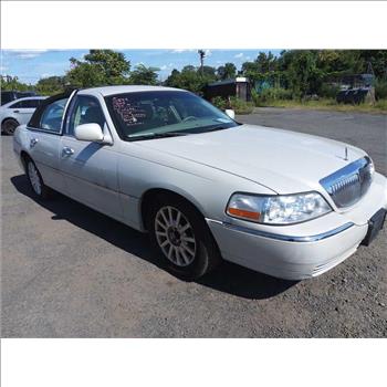 2006 Lincoln Town Car (Hartford, CT 06114)