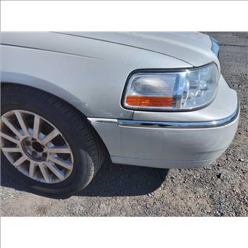 2006 Lincoln Town Car (Hartford, CT 06114)