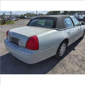 2006 Lincoln Town Car (Hartford, CT 06114)