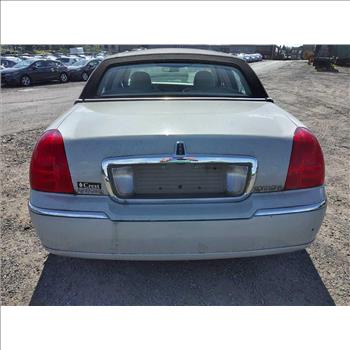 2006 Lincoln Town Car (Hartford, CT 06114)