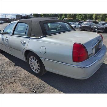 2006 Lincoln Town Car (Hartford, CT 06114)
