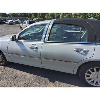 2006 Lincoln Town Car (Hartford, CT 06114)