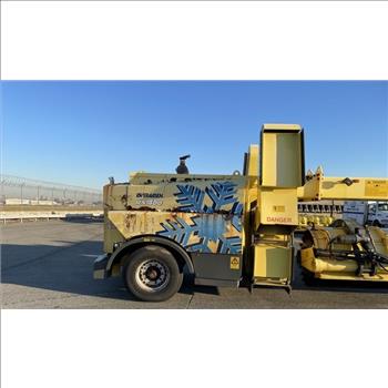 2006 Mercedes-Benz Actros 2040 AS #90143 & Overaasen Trailer Runway Sweeper RS400 (Newark Airport)