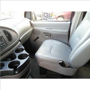 2007 Ford Econoline Passenger Van (Hartford, CT 06114)