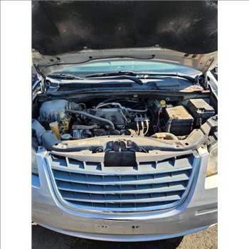2008 Chrysler Town & Country (Jamaica, NY 11430)