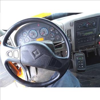 2008 International 7400 SBA 4X2 (Hartford, CT 06114)
