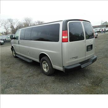 2009 Chevrolet Express 12 Passenger Van (Hartford, CT 06114)