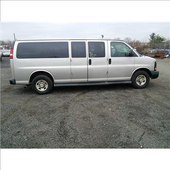 2009 Chevrolet Express 12 Passenger Van (Hartford, CT 06114)