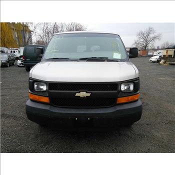 2009 Chevrolet Express 12 Passenger Van (Hartford, CT 06114)
