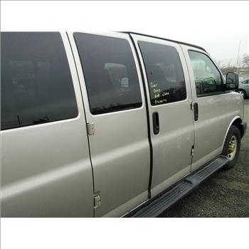 2009 Chevrolet Express 12 Passenger Van (Hartford, CT 06114)