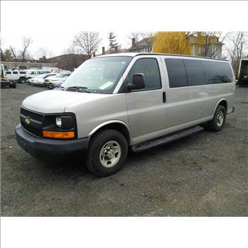 2009 Chevrolet Express 12 Passenger Van (Hartford, CT 06114)