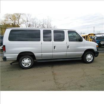 2009 Ford E-350 12 Passenger Van (Hartford, CT 06114)