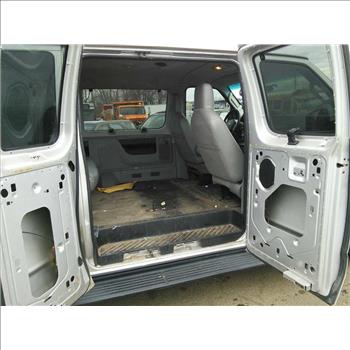 2009 Ford E-350 12 Passenger Van (Hartford, CT 06114)