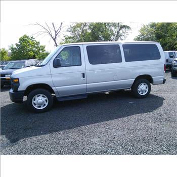 2009 Ford E-350 12 Passenger Van (Hartford, CT 06114)