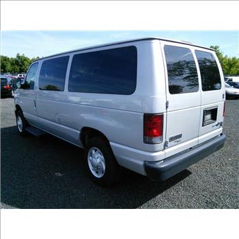 2009 Ford E-350 12 Passenger Van (Hartford, CT 06114)
