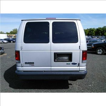 2009 Ford E-350 12 Passenger Van (Hartford, CT 06114)
