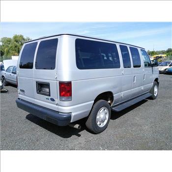 2009 Ford E-350 12 Passenger Van (Hartford, CT 06114)