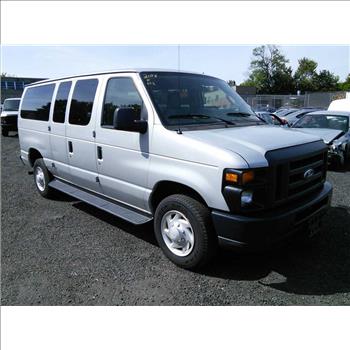 2009 Ford E-350 12 Passenger Van (Hartford, CT 06114)
