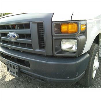 2009 Ford E-350 12 Passenger Van (Hartford, CT 06114)