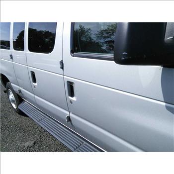2009 Ford E-350 12 Passenger Van (Hartford, CT 06114)