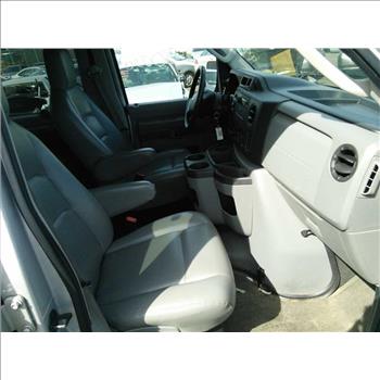 2009 Ford E-350 12 Passenger Van (Hartford, CT 06114)