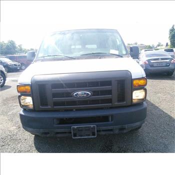 2009 Ford E-350 (Hartford, CT 06114)