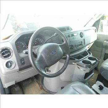 2009 Ford E-350 (Hartford, CT 06114)
