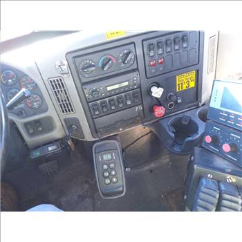 2009 International 7400 SBA 4X2 (Hartford, CT 06114)