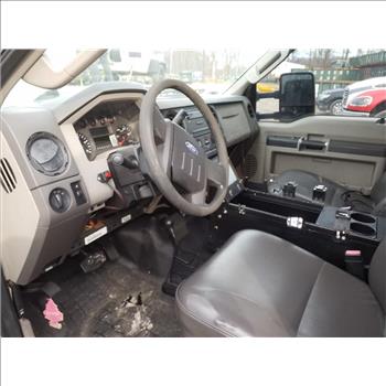 2010 Ford F550 (Staten Island, NY 10309)