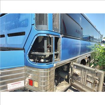 2010 Motor Coach Ind 102DL3 Intercity/D4500 (Hartford, CT 06114)