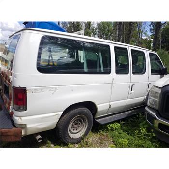 2011 Ford E150 (Staten Island, NY 10309)