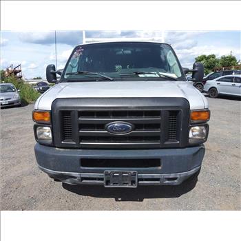 2011 Ford E-350 (Hartford, CT 06114)